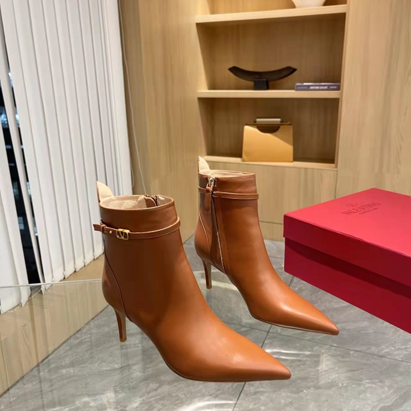 Va1e*ntin0 boots